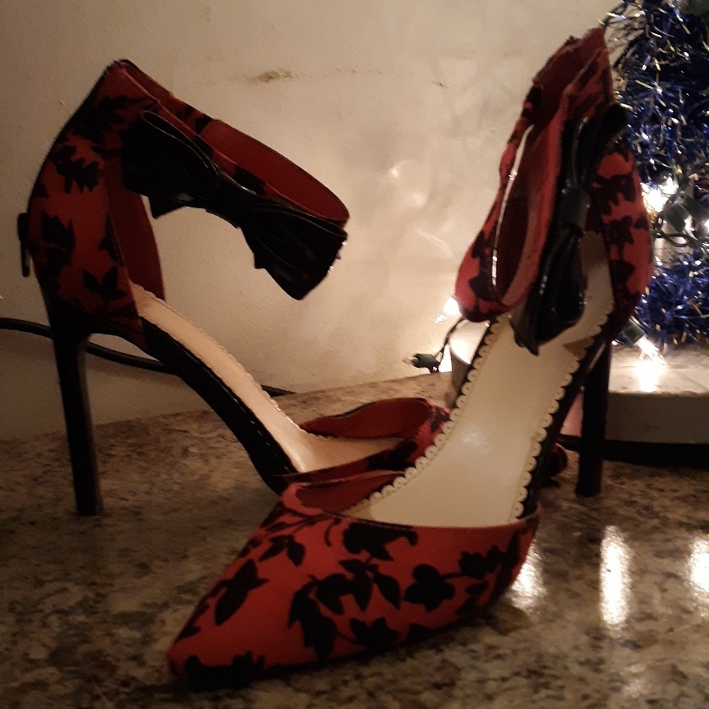 Shoe dazzle Heels
